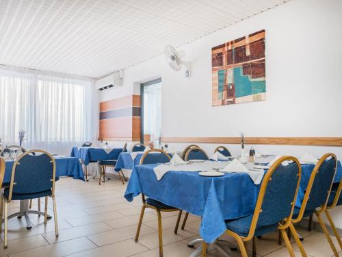 Qawra Point Holiday Complex - image 2
