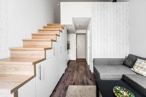 Apartment 3 image 3