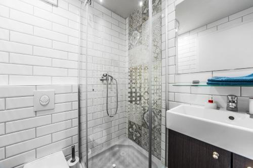 Apartment 3 image 1