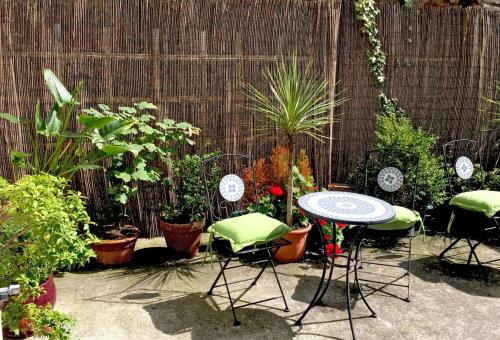 Baggot Court Townhouse - image 2