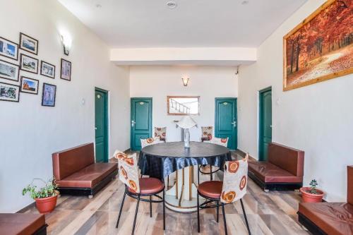 Trimurti Pine Valley Resort in Tatapani