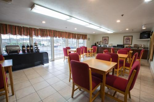 Ételek és italok, Bridgeway Inn & Suites - Portland Airport in Gresham (Oregon)