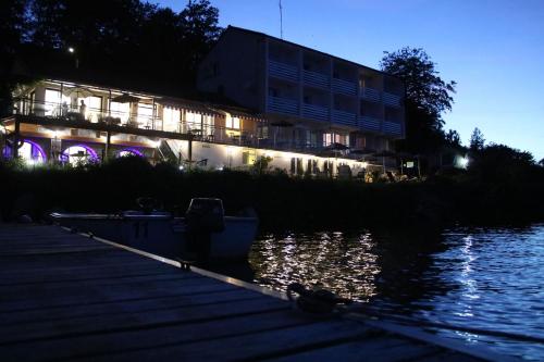 Hotel Restaurant La Caravelle in Peyrat-le-Chateau