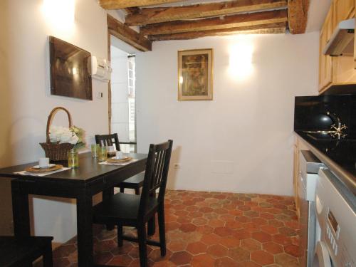 Gregoire Apartment - image 3