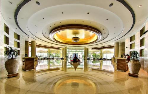 Lobby, The LaLiT Chandigarh Hotel in Sukteri
