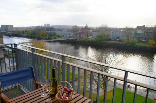 Glasgow City Centre Apartment With River Clyde Views, , Lanarkshire