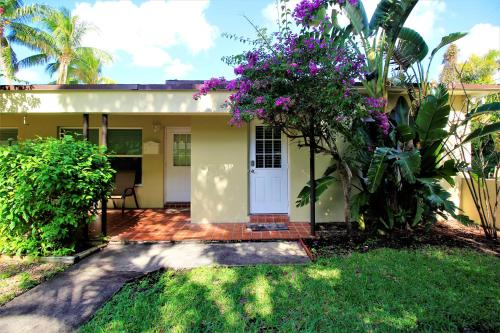 Entrance, Tropical Getaway Studio-628B near Fort Lauderdale Beach