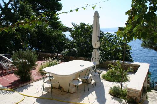 Apartments by the sea Stanici Omis - 474