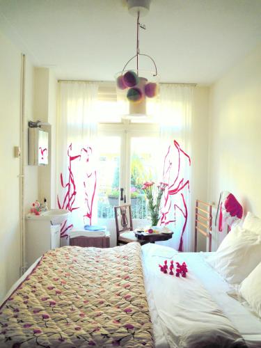 Double Room image 4