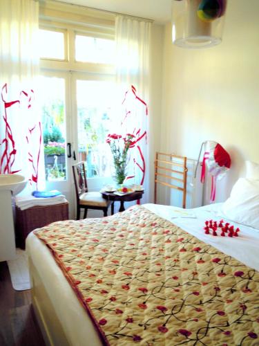Double Room image 8