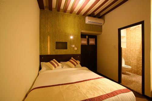 1 queen bed