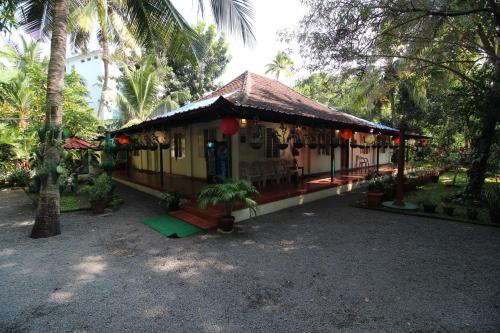 Palm Grove Service Villa