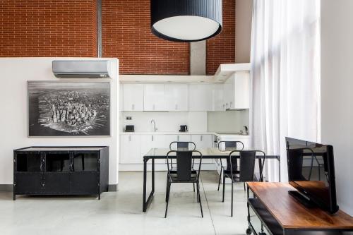 ห้องครัว, Barcelona Apartment Republica in วิลลา โอลิมปิกา