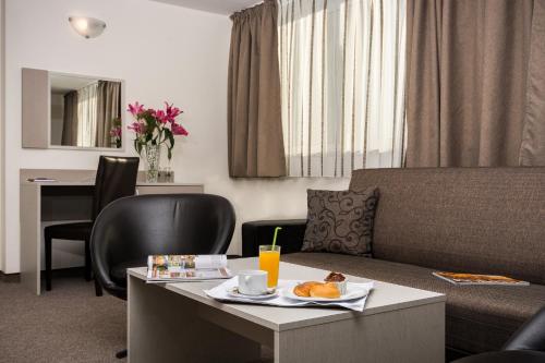 Park Hotel Moskva - image 3
