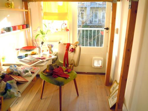 Small Double Room image 7