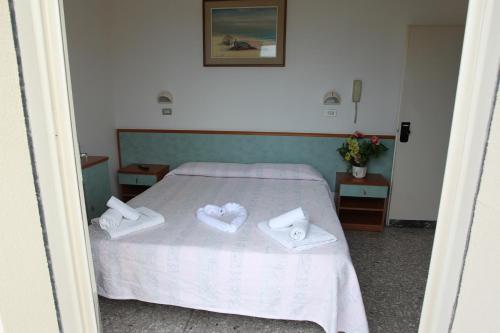 Double Room with Balcony and Beach Access