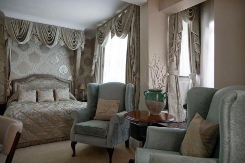 The Old Palace Lodge - image 11