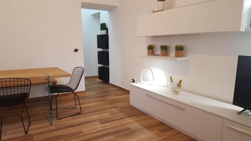 Una Finestra su Monti - image 6