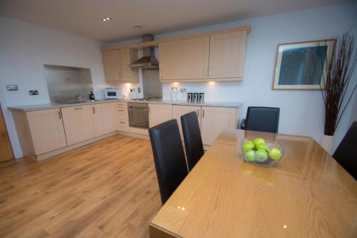 Kitchen, Ocean Apartments near Royal Yacht Britannia