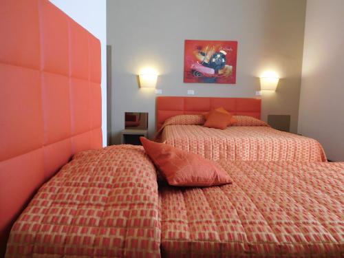 Deluxe Triple Room image 3
