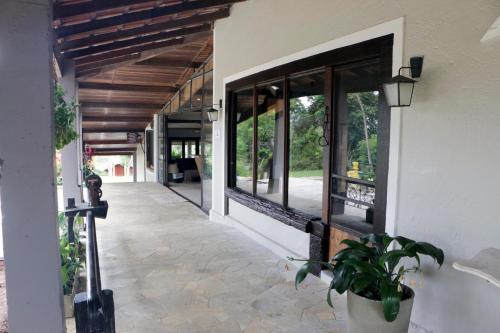 ทางเข้า, Hotel Fazenda Sete Lagos in กวาราตินกิวต้า