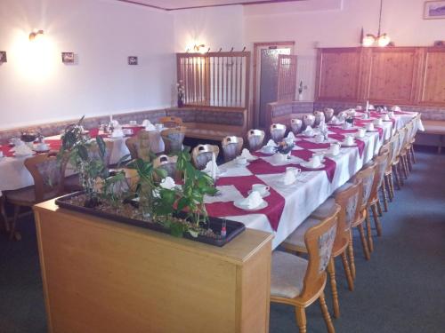 宴會廳, Hotel "Zum Einsiedler" in 德意志新村