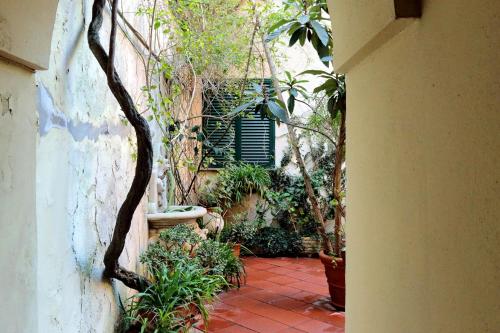 Characteristic apartment just beside the Vatican, Rome (photo 3)