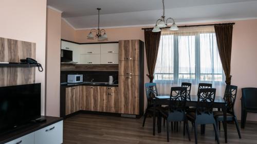 Long Beach Aparthotel - image 2