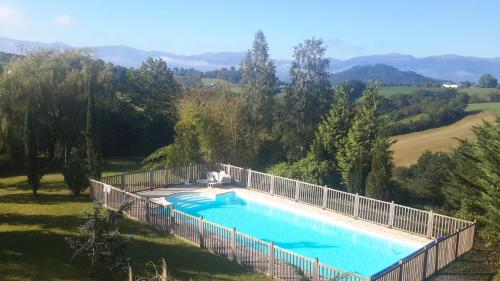 Patogumai, Harkurutxea in Airport