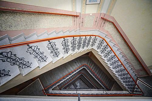 Deminka Palace - image 11