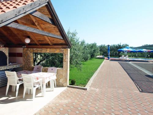  Apartment Zlatko.7 in Neviđane