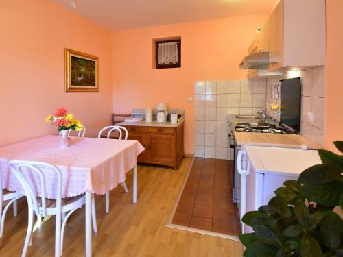  Holiday Home Lea in Opric