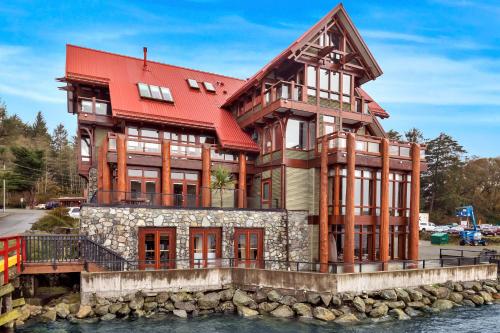 Black Rock Landing in Ucluelet, Canada