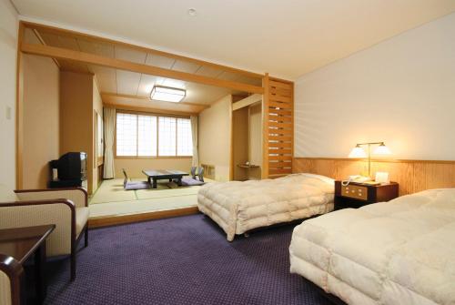 room detail thumbnail 1