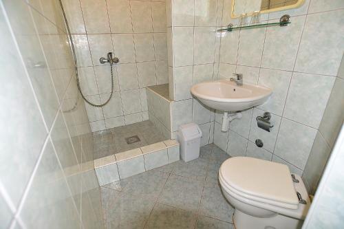 Apartments Milica 56 - image 7