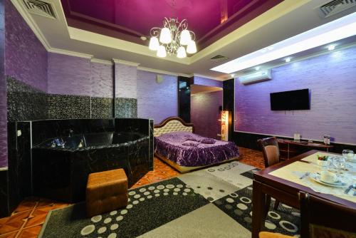 Malibu Hotel - image 5