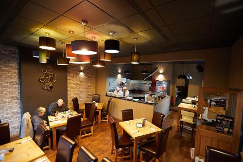 The Lion Hotel - image 9