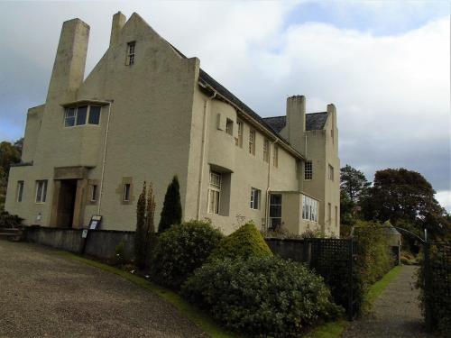 Exterior view, Snug - Meadhan Apartment in Helensburgh