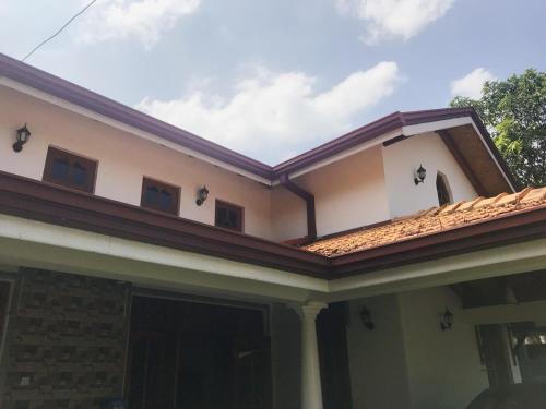 

Mr Oliver guest house and Travels