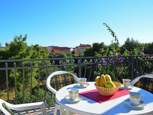  Apartment Milka.2 in Brodarica