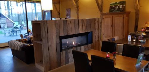 餐廳, Hotel Restaurant Roerdinkhof in 溫特斯韋克亨策爾