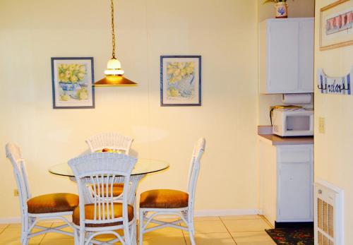 Sea Turtle Inn - image 6