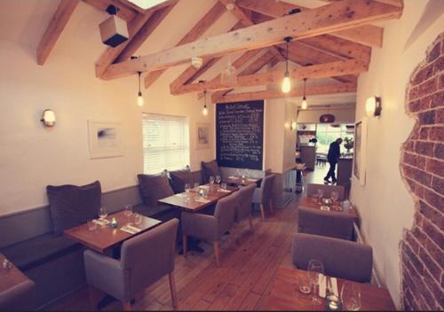 Étterem, Morleys Rooms - Located in the heart of Hurstpierpoint by Huluki Sussex Stays in Hurstpierpoint and Sayers Common