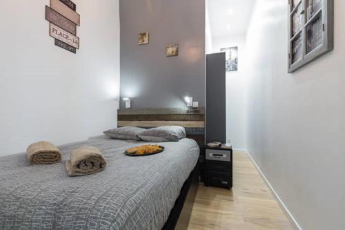 ANGLE DROIT- LOFT CHARMANT ET ATYPIQUE CLIMATISATION Vieux-Nice - image 6