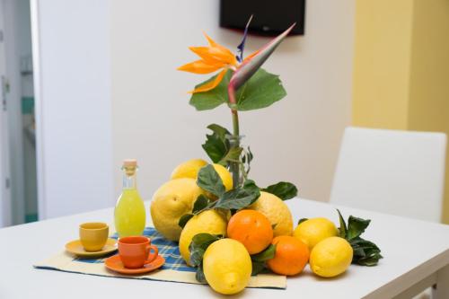 Classic Apartment with Sea View room in Lemon Flats Sorrento