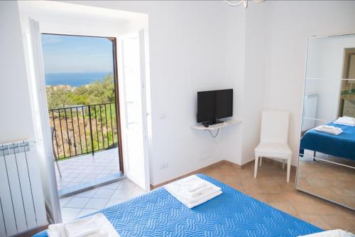 Classic Apartment with Sea View image 7