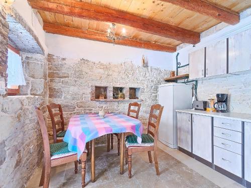  Holiday Home Ava in Barat