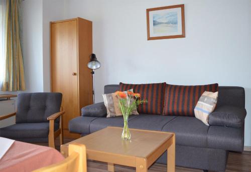 One-Bedroom Apartment with Balcony or Terrace
