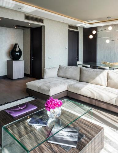 128454647 Icon Hotel