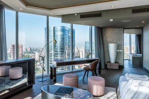 128454680 Icon Hotel